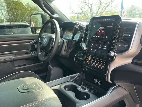 Used 2025 RAM 2500 Laramie AWD/4WD image 31