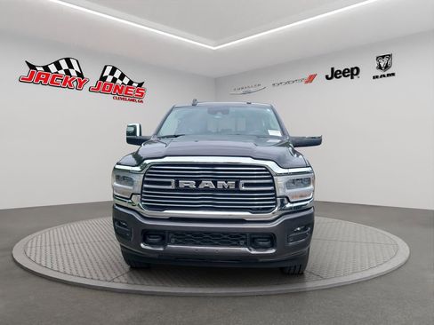 Used 2024 RAM 2500 Laramie w/ Safety Group AWD/4WD image 10