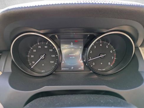 Used 2017 Land Rover Range Rover Evoque SE image 9