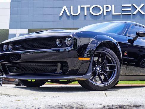 Used 2022 Dodge Challenger R/T Scat Pack RWD image 2