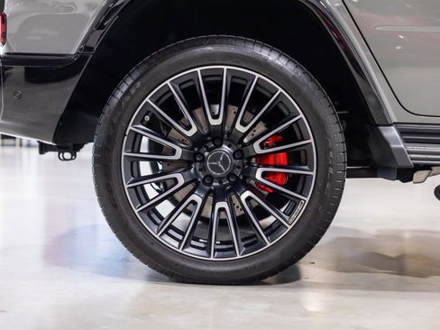 Used 2025 Mercedes-Benz G 63 AMG 4MATIC image 25