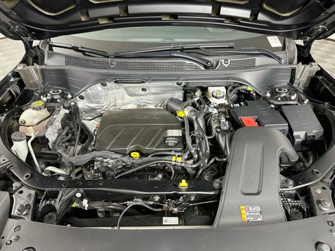 Used 2025 Chevrolet Trax LS w/ LS Convenience Package FWD image 32