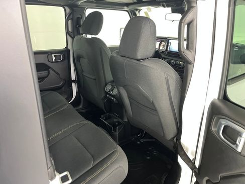 Used 2025 Jeep Wrangler Willys image 23