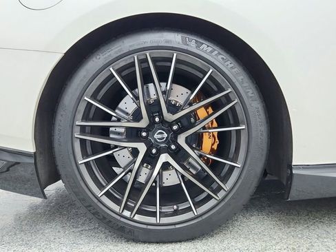 Used 2021 Nissan GT-R Premium image 13