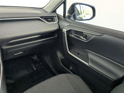 Used 2025 Toyota RAV4 XLE image 39
