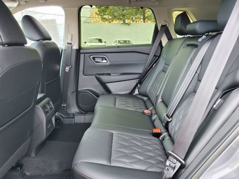 New 2026 Nissan Rogue Platinum AWD/4WD image 9