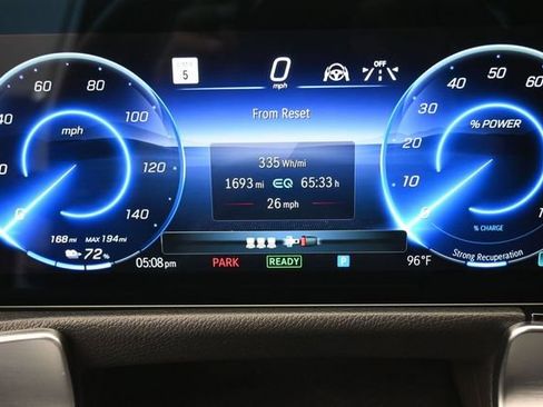 Used 2025 Mercedes-Benz EQB 300 4MATIC image 7
