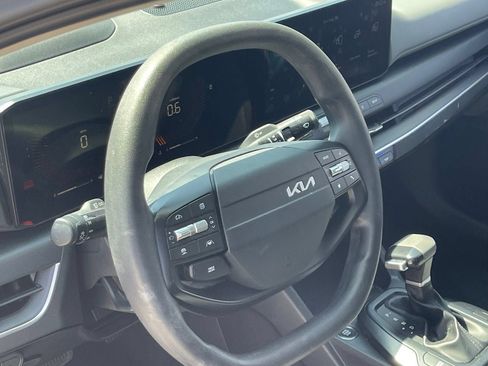 Used 2025 Kia K4 FWD image 12