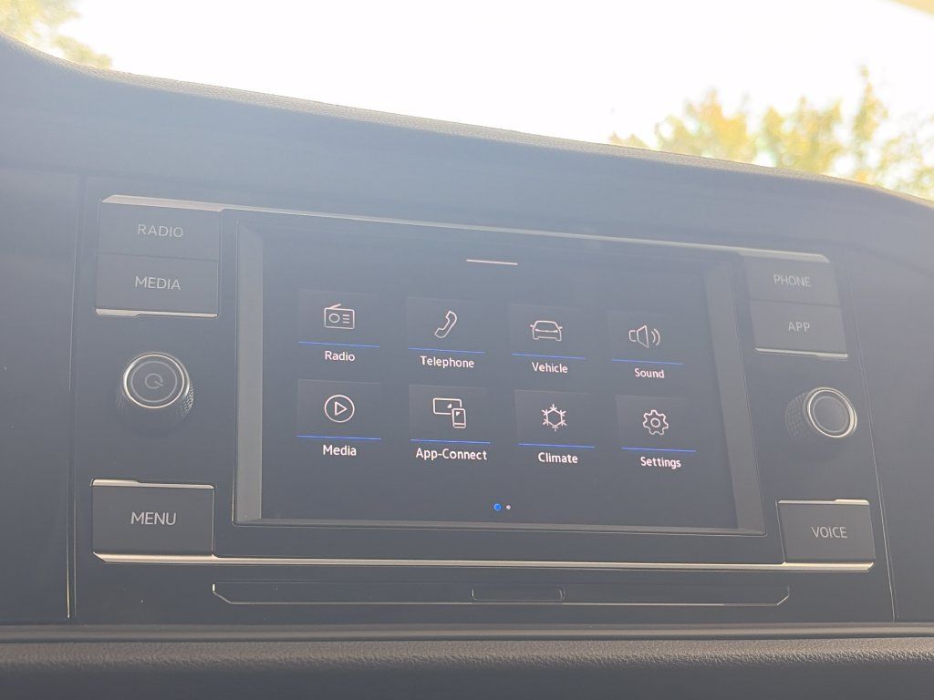 Certified 2024 Volkswagen Jetta SE FWD image 19