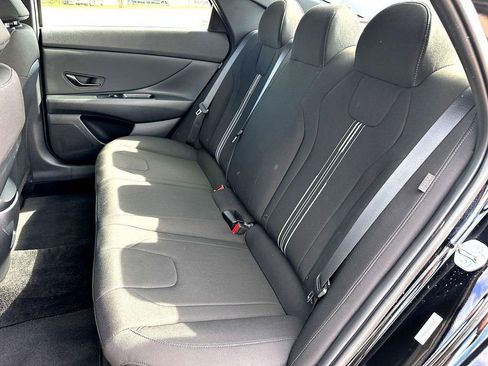 Used 2025 Hyundai Elantra Sport image 26