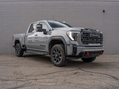 Used 2025 GMC Sierra 2500 AT4 w/ Technology Package AWD/4WD image 9