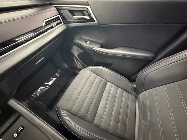 Used 2024 Mitsubishi Outlander 4WD Plug-In Hybrid image 27