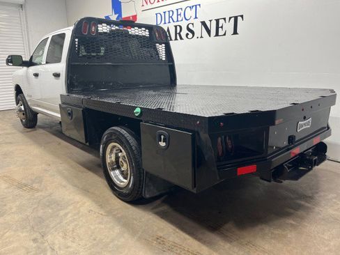 Used 2022 RAM 3500 Tradesman w/ Chrome Appearance Group AWD/4WD image 8