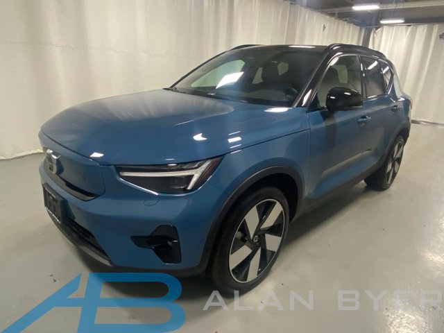 Used 2023 Volvo XC40 Recharge Ultimate w/ Protection Package Premier AWD/4WD image 1