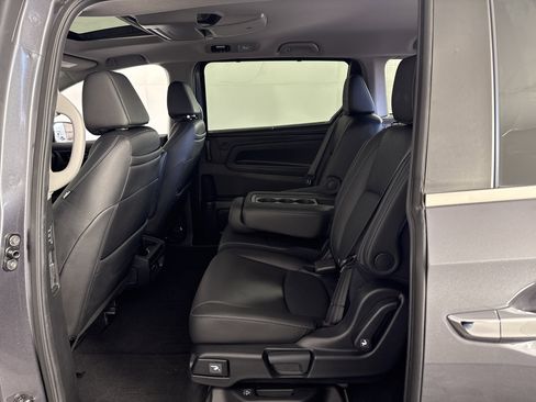 Certified 2024 Honda Odyssey Touring image 19