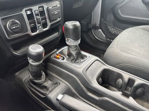 Used 2021 Jeep Gladiator Sport AWD/4WD image 11