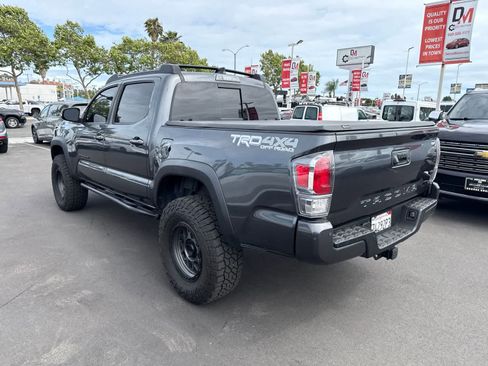 Used 2021 Toyota Tacoma TRD Off-Road w/ TRD Premium Off Road Package AWD/4WD image 16