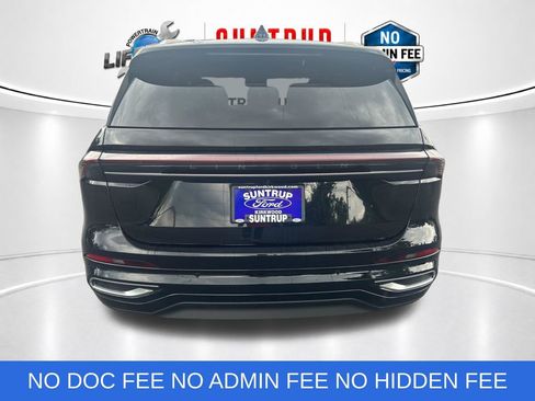 Used 2025 Lincoln Nautilus Reserve AWD/4WD image 4