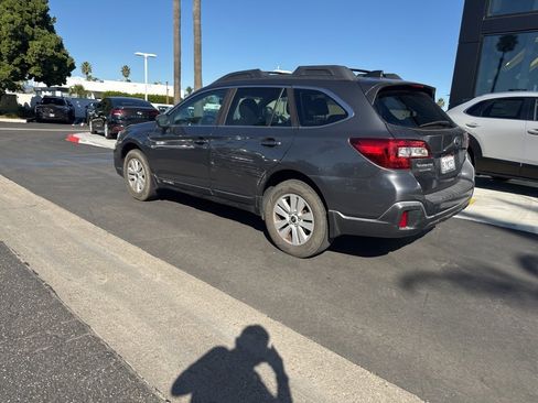 Used 2019 Subaru Outback 2.5i Premium image 14