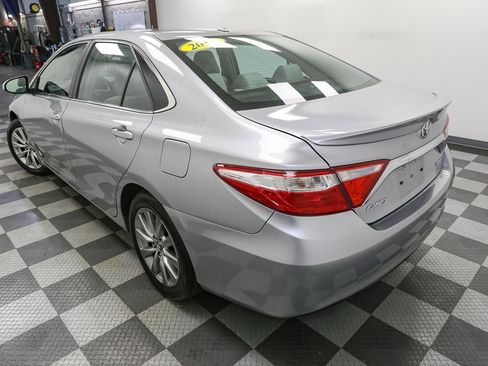 Used 2017 Toyota Camry XLE FWD image 9