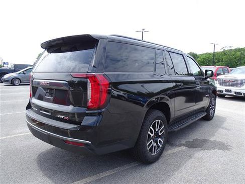Used 2023 GMC Yukon XL AT4 image 5
