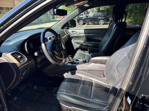 Used 2017 Jeep Grand Cherokee Limited AWD/4WD image 14