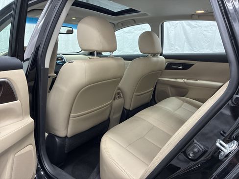 Used 2015 Nissan Altima 3.5 SL FWD image 10