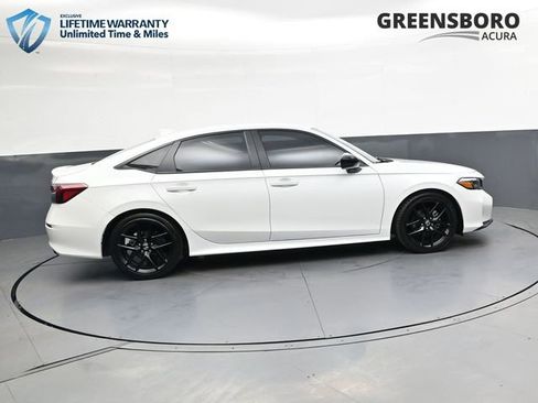 Used 2025 Honda Civic Sport image 4