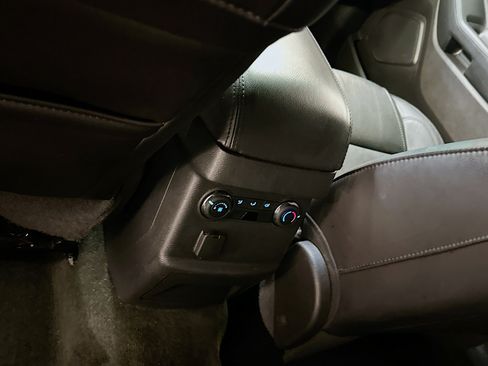 Used 2013 Ford Explorer XLT AWD/4WD image 26