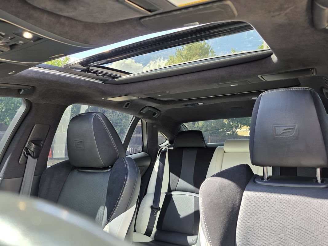 Used 2023 Lexus LS 500 F Sport w/ Accessory Package (Z1) AWD/4WD image 36