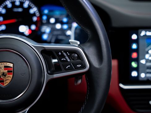 Used 2023 Porsche Cayenne S image 45