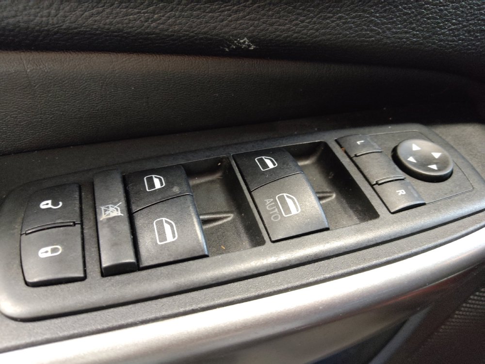 Used 2019 Jeep Cherokee Limited FWD image 27