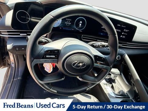 Used 2023 Hyundai Elantra Limited FWD image 13