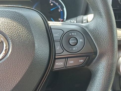 Used 2025 Toyota RAV4 XLE AWD/4WD image 20