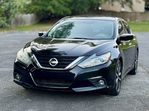 Used 2018 Nissan Altima 2.5 SV FWD image 1