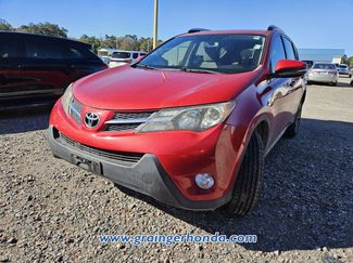 Used 2015 Toyota RAV4 XLE video 2