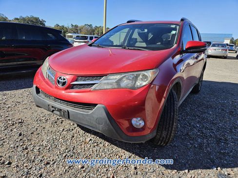 Used 2015 Toyota RAV4 XLE image 2