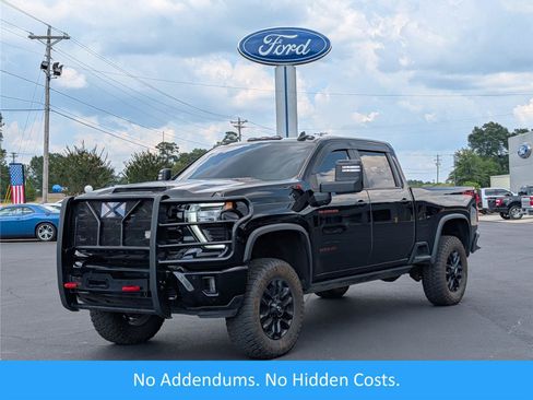 Used 2025 Chevrolet Silverado 2500 ZR2 w/ Technology Package AWD/4WD image 1