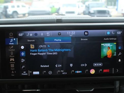 Used 2024 Jeep Wrangler Unlimited Sahara w/ Technology Group AWD/4WD image 19