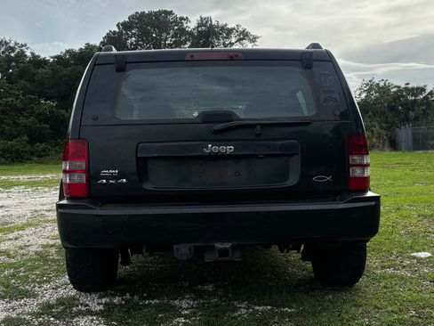Used 2012 Jeep Liberty Sport AWD/4WD image 4