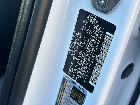 Used 2024 Kia Telluride EX w/ EX Captain's Chair Package image 36