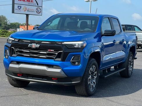 Used 2024 Chevrolet Colorado Z71 w/ Z71 Convenience Package 2 AWD/4WD image 45