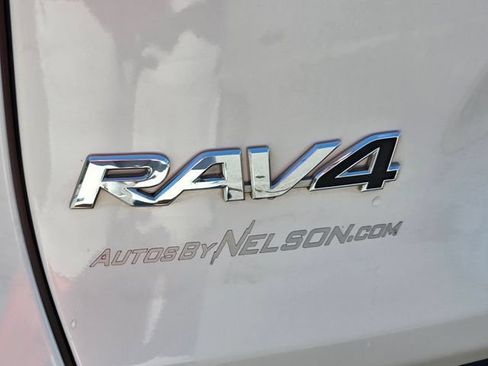 Used 2022 Toyota RAV4 XLE Premium AWD/4WD image 19