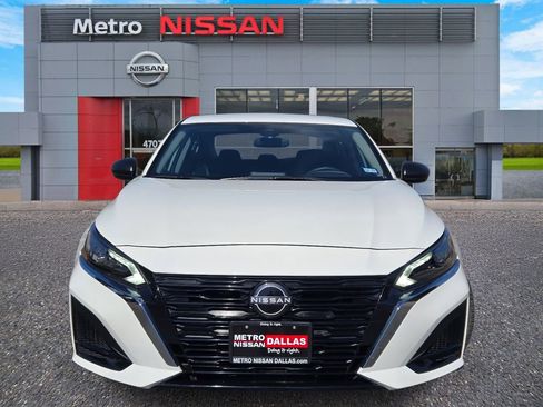 Used 2025 Nissan Altima 2.5 S image 2