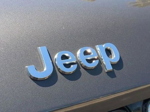 Certified 2023 Jeep Grand Cherokee Limited w/ Luxury Tech Group II RWD image 13