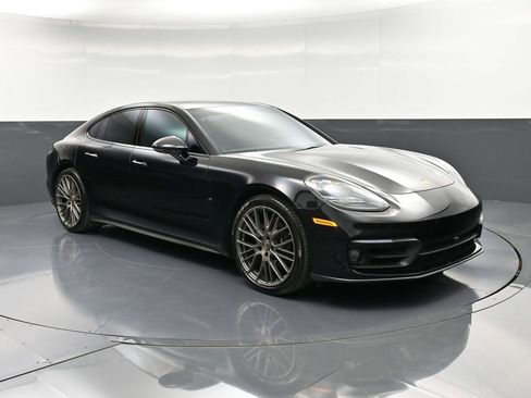 Certified 2022 Porsche Panamera Platinum Edition image 10