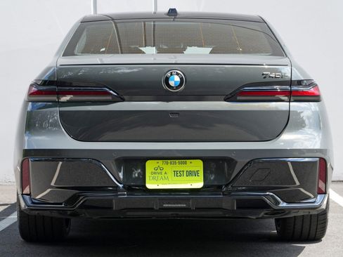 Used 2026 BMW 740i w/ Premium Package RWD image 11