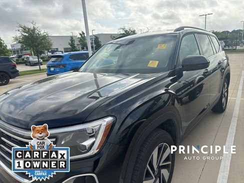 Used 2025 Volkswagen Atlas SE image 3