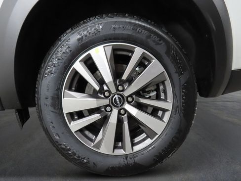 New 2026 Nissan Pathfinder SL AWD/4WD image 9
