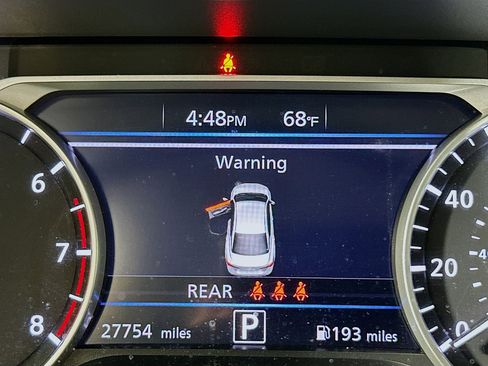 Used 2024 Nissan Sentra SV w/ Lighting Package image 19